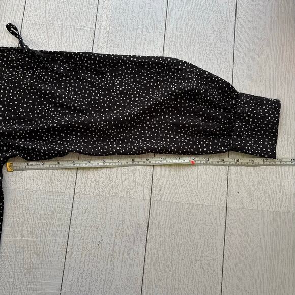 Lane Bryant Black and White Cold Shoulder Dot Top Size 18 - Picture 8 of 11